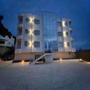 AL Hotel
